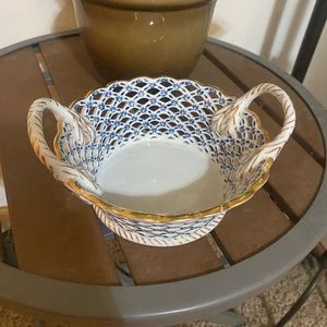 Ceramic lattice basket